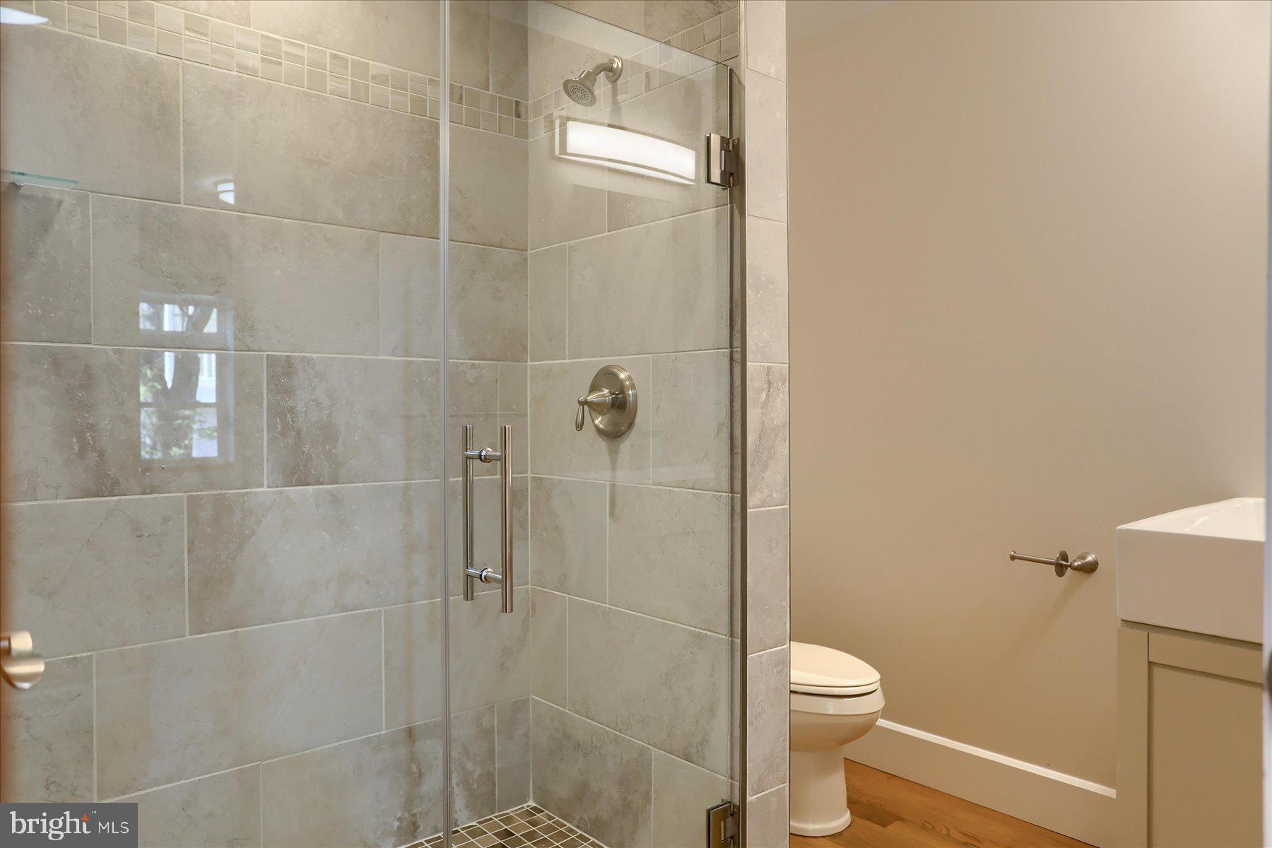 2507 Island View Road Essex, MD 21221 - Photo 11 of 51 First Floor Full Bath