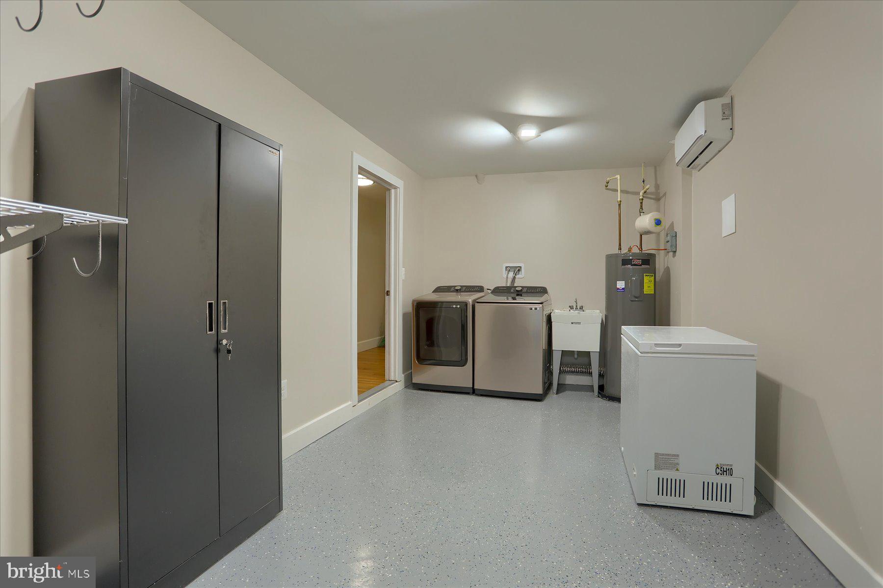 2507 Island View Road Essex, MD 21221 - Photo 36 of 51 a utility room with dryer and washer