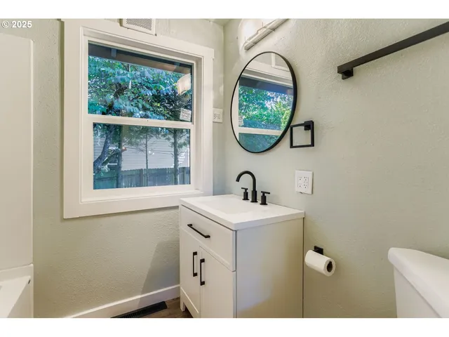 $475,000 | 1124 Northeast 172nd Avenue, Gresham, OR 97230