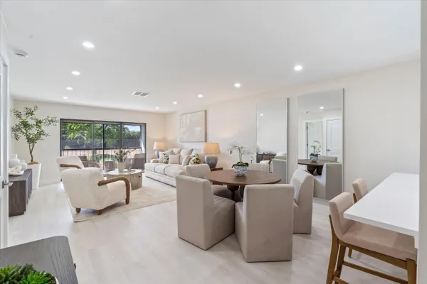 $99,990 | 47 Stratford Lane West, Unit F, Boynton Beach, FL 33436