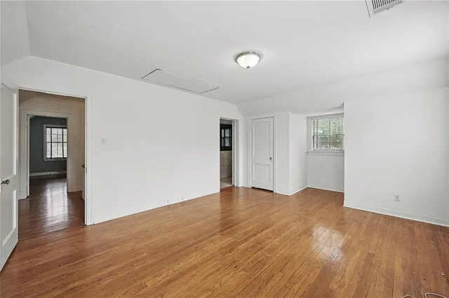 $574,999 | 2335 West Rosedale Street South, Fort Worth, TX 76110