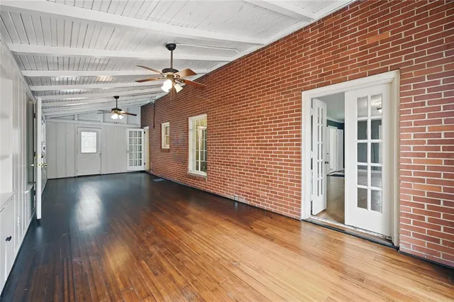 $574,999 | 2335 West Rosedale Street South, Fort Worth, TX 76110