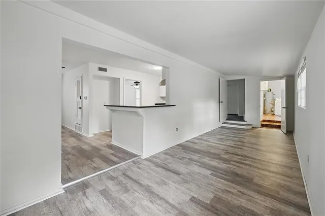 $574,999 | 2335 West Rosedale Street South, Fort Worth, TX 76110