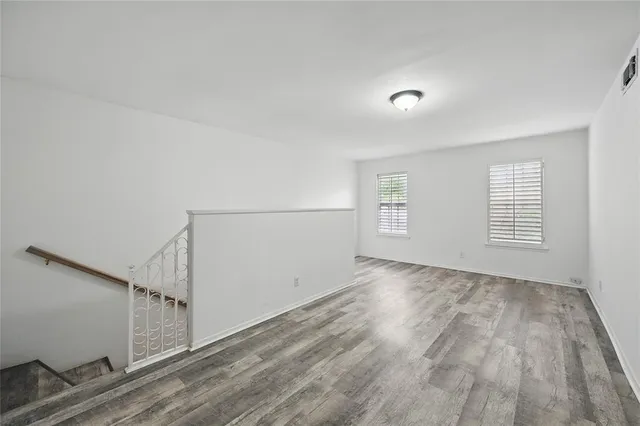 $574,999 | 2335 West Rosedale Street South, Fort Worth, TX 76110