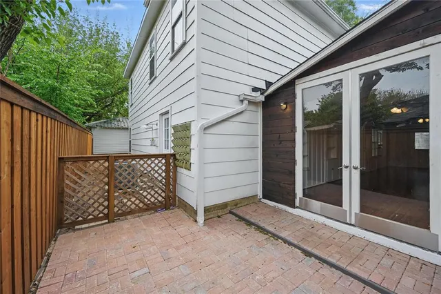 $574,999 | 2335 West Rosedale Street South, Fort Worth, TX 76110