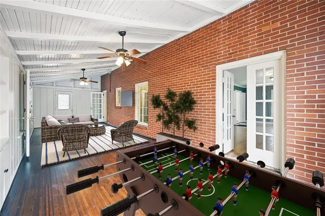 $574,999 | 2335 West Rosedale Street South, Fort Worth, TX 76110