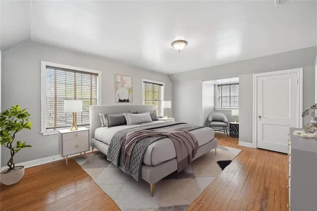 $574,999 | 2335 West Rosedale Street South, Fort Worth, TX 76110