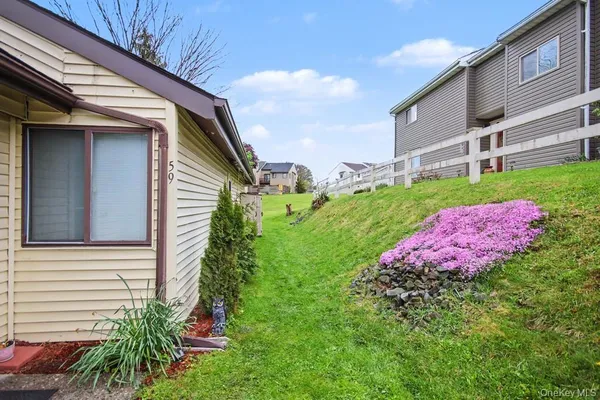 $285,000 | 59 Country Club Drive, Warwick, NY 10921
