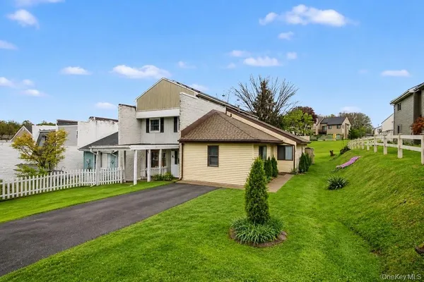 $285,000 | 59 Country Club Drive, Warwick, NY 10921
