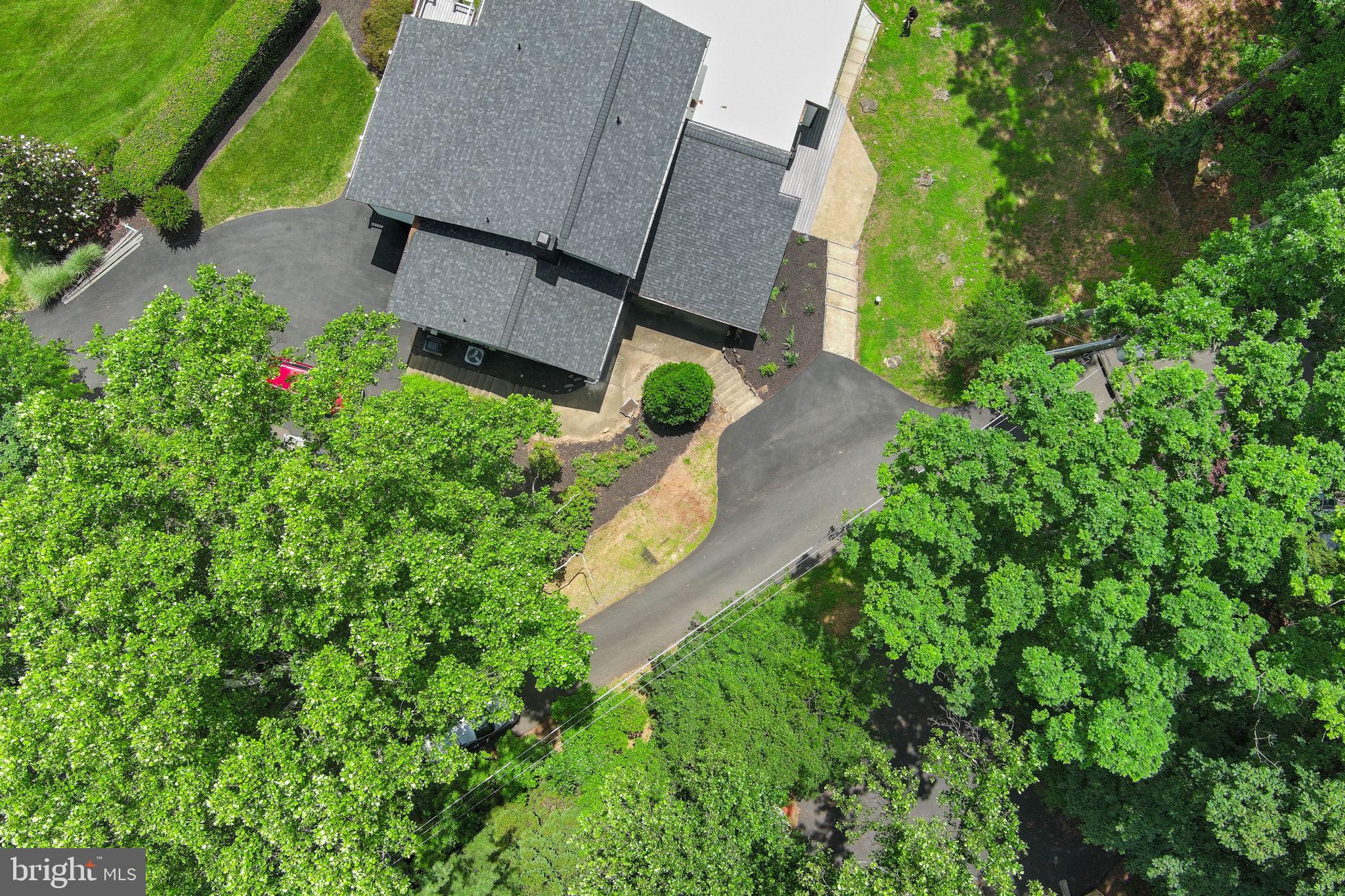 1044 Bellview Road McLean, VA 22102 - Photo 14 of 105