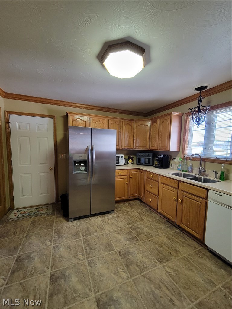 17276 Quarry Road Wellington, OH 44090 - Photo 3 of 35 Kitchen view looking towards garage entrance