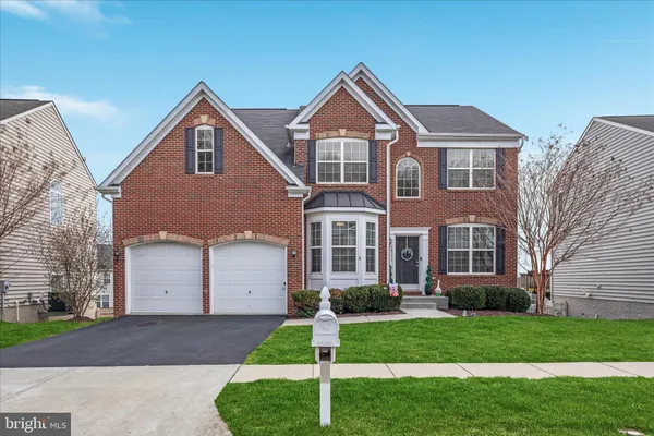 $874,900 | 16771 Evening Star Drive, Round Hill, VA 20141