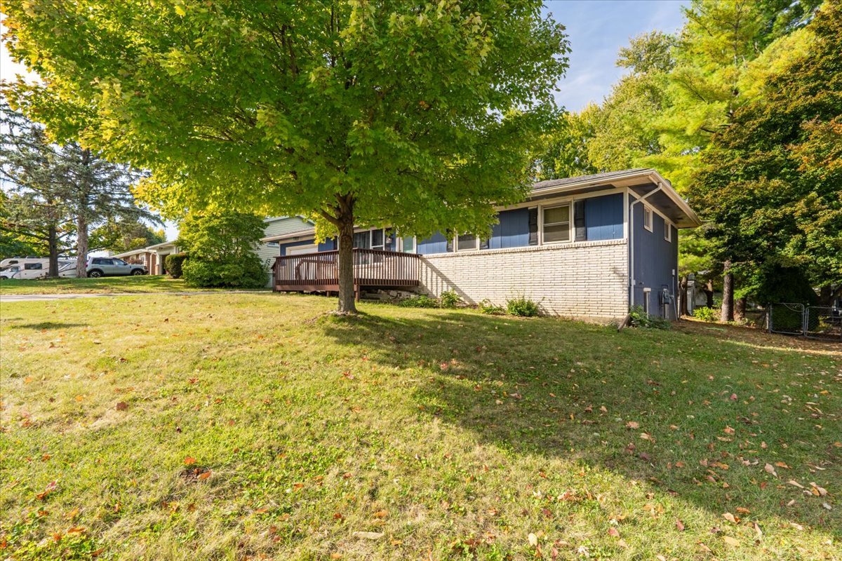 711 Lara Road Normal, IL 61761 - Photo 4 of 23