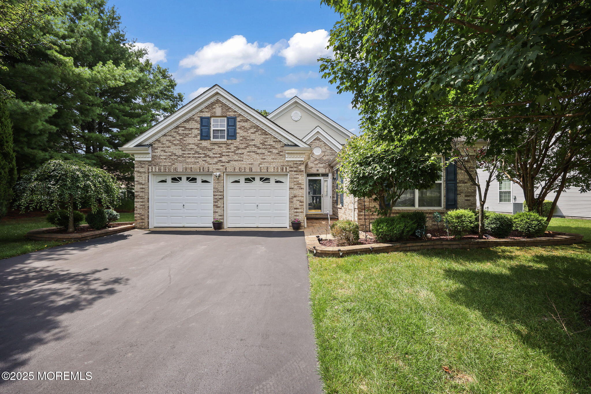 15 Nottingham Way Jackson, NJ 08527 - Photo 2 of 51 FRONT