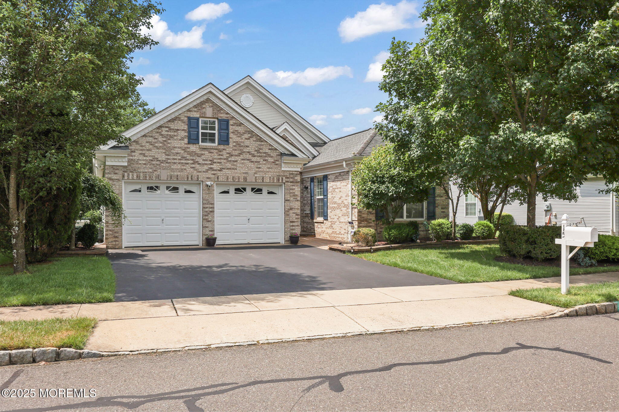 15 Nottingham Way Jackson, NJ 08527 - Photo 4 of 51 FRONT