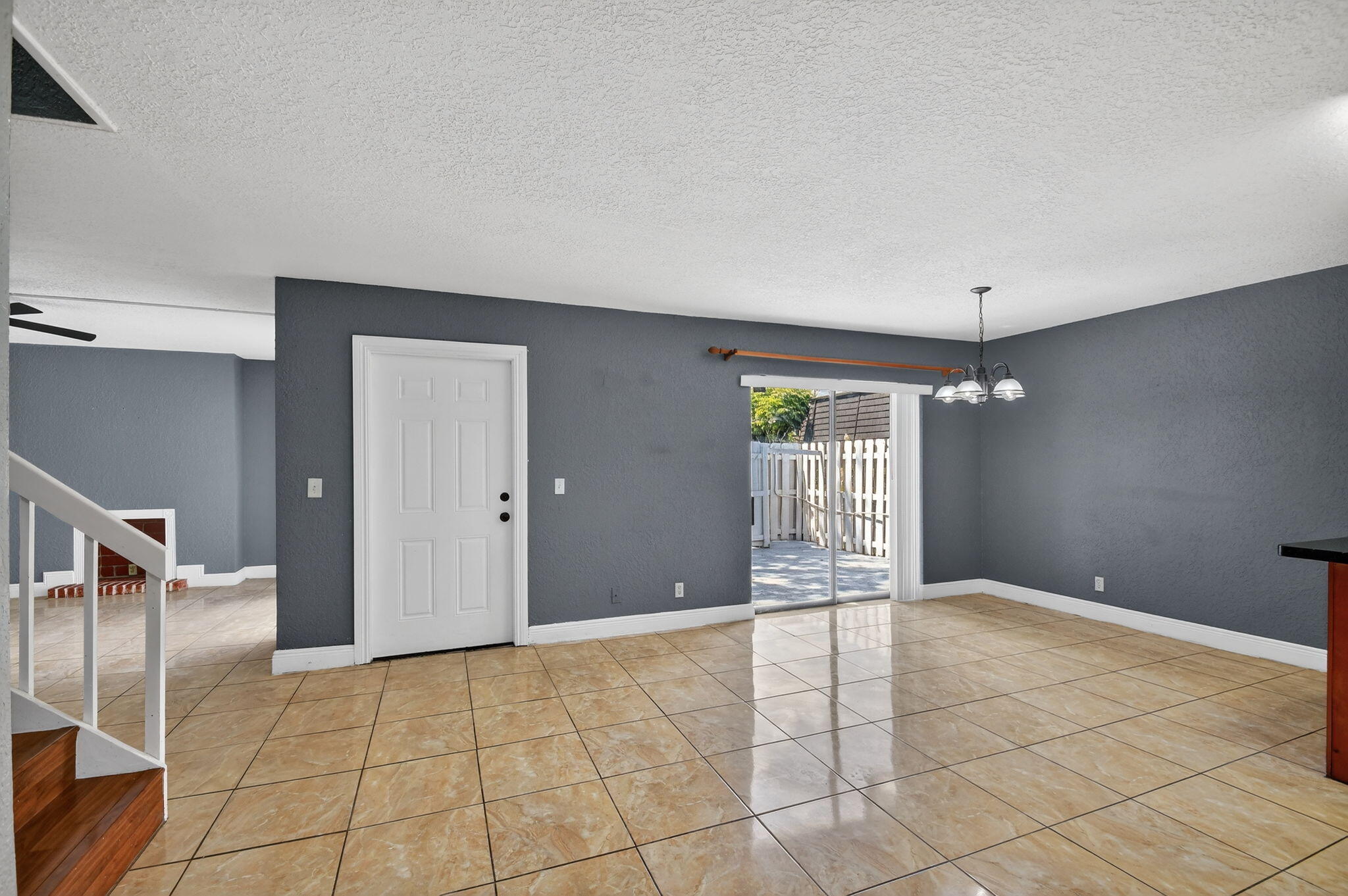 320 Woodland Road Palm Springs, FL 33461 - Photo 8 of 49 9-web-or-mls-DSC_4794