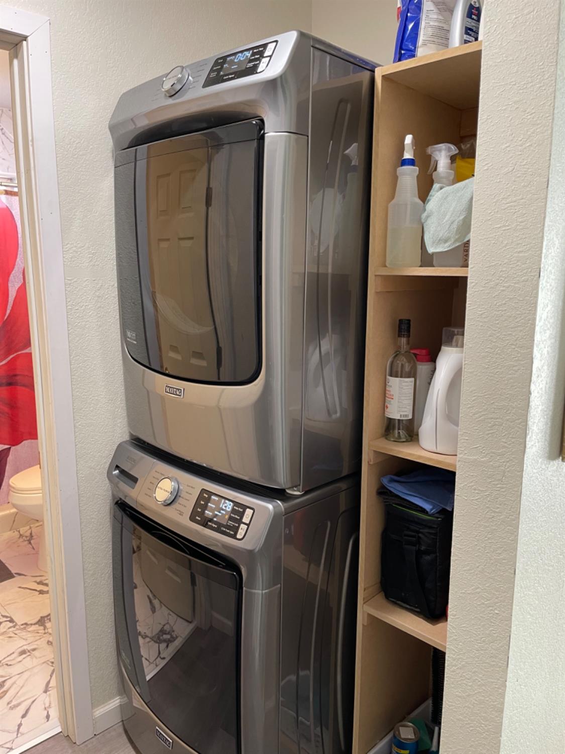 2805 Wright Street Selma, CA 93662 - Photo 15 of 26 a utility room with dryer and washer