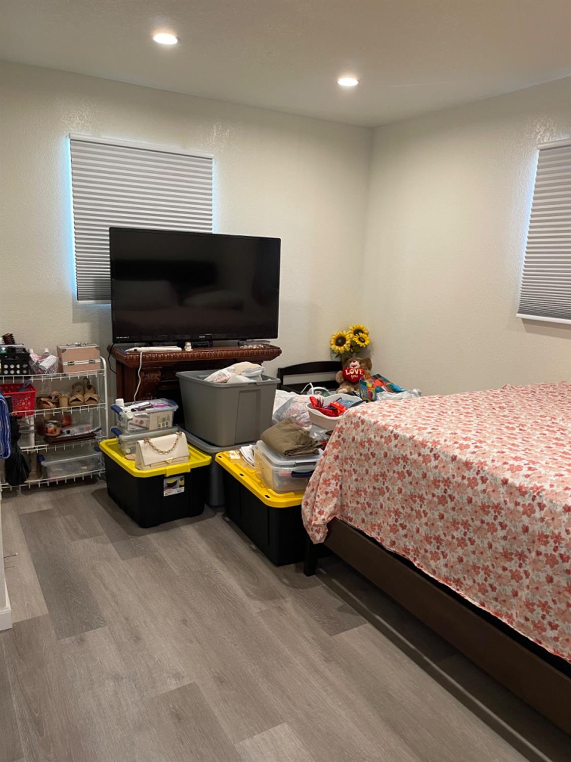 2805 Wright Street Selma, CA 93662 - Photo 19 of 26 a bedroom with furniture and a flat screen tv