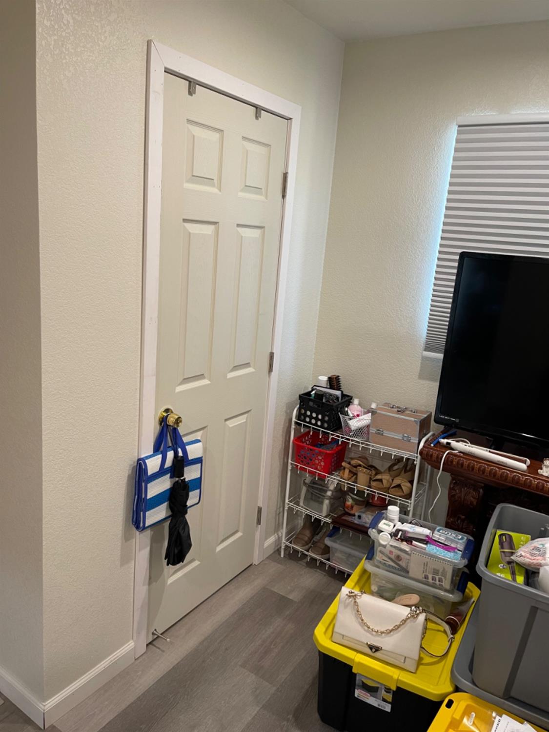 2805 Wright Street Selma, CA 93662 - Photo 20 of 26 a view of a room with gym equipment