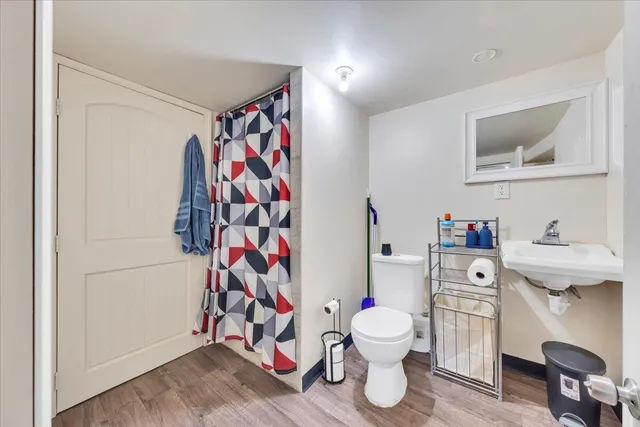 a kitchen filled with lots of fruit and vegetables