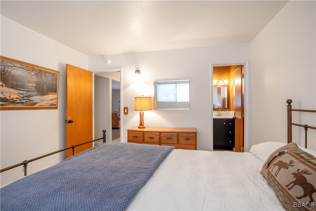 41602 Mcwhinney Lane Big Bear Lake, CA 92315 - Photo 17 of 31