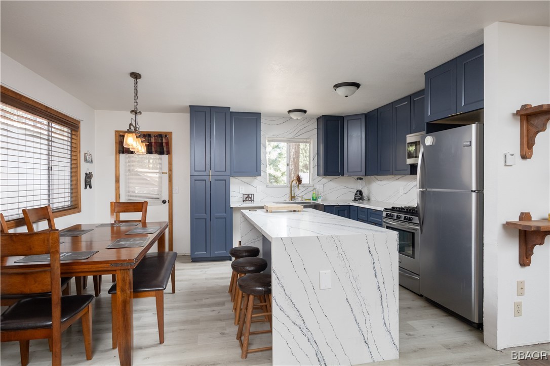 41602 Mcwhinney Lane Big Bear Lake, CA 92315 - Photo 7 of 31