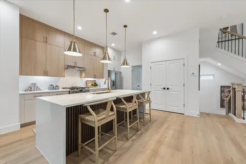 $439,900 | 750 Curtin Street, Houston, TX 77018