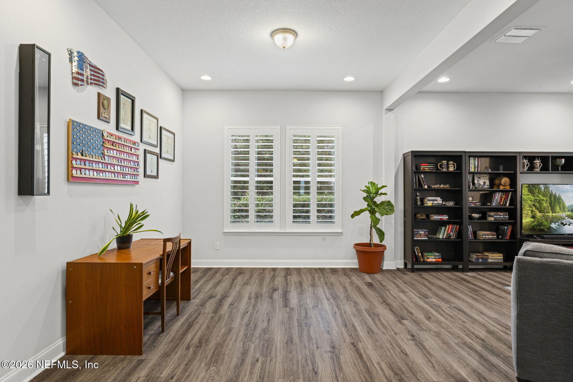 87 Footbridge Road St. Johns, FL 32259 - Photo 5 of 32 a living room with furniture and wooden floor