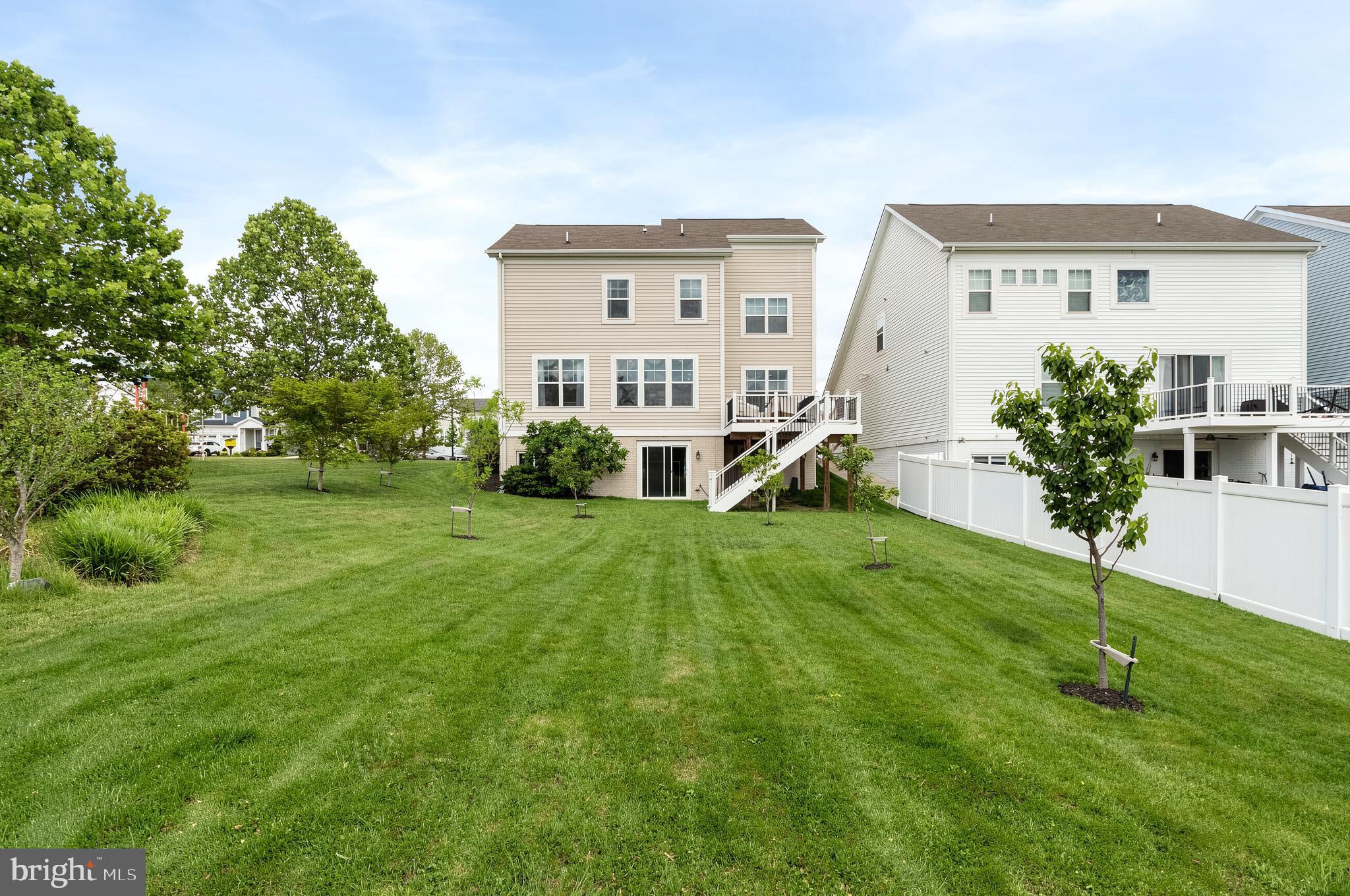 995 Aspen Road Stafford, VA 22554 - Photo 31 of 39 Relax, play or gather in the spacious backyard