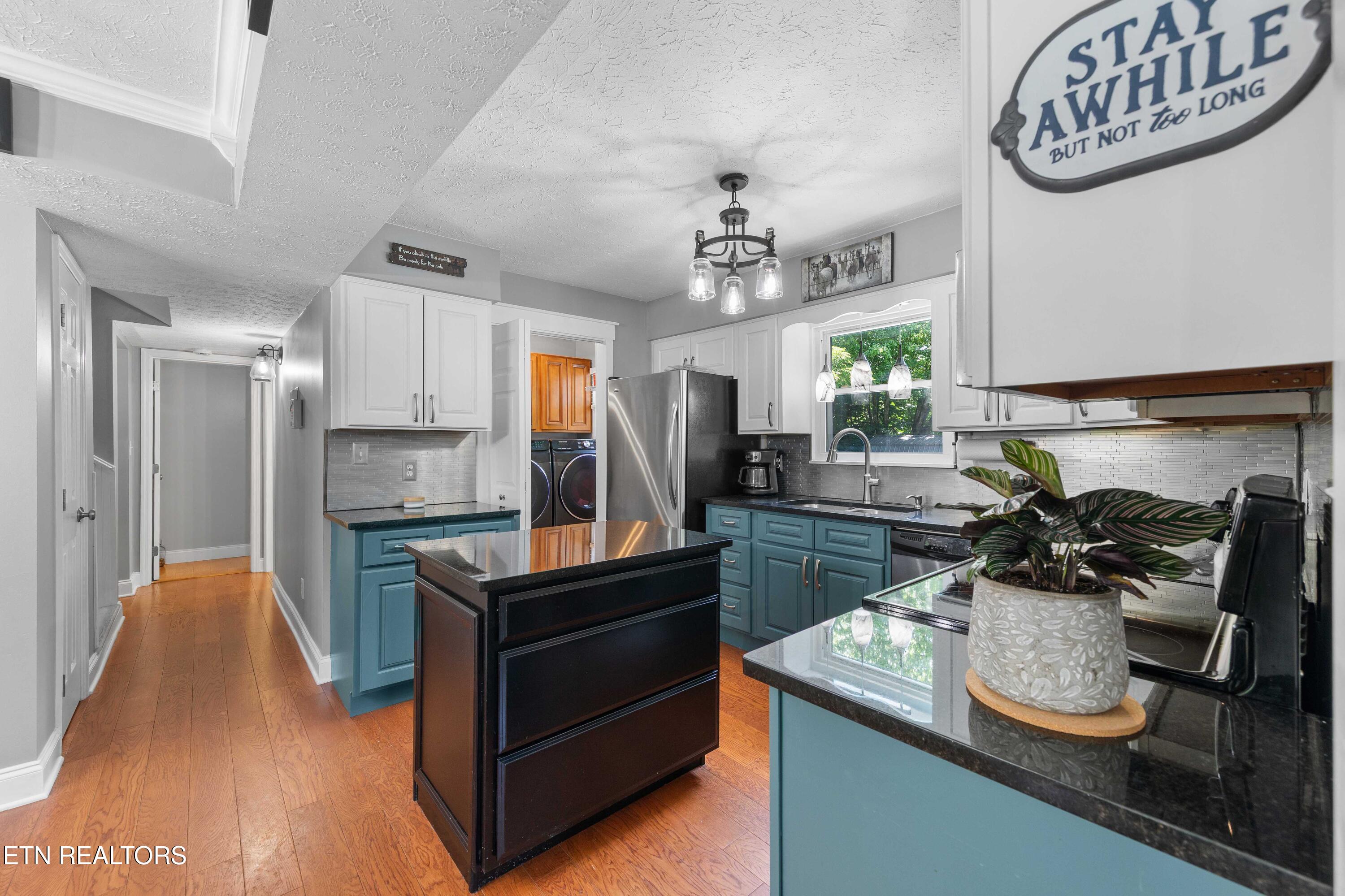 215 Tusculum Drive Oak Ridge, TN 37830 - Photo 7 of 31 7