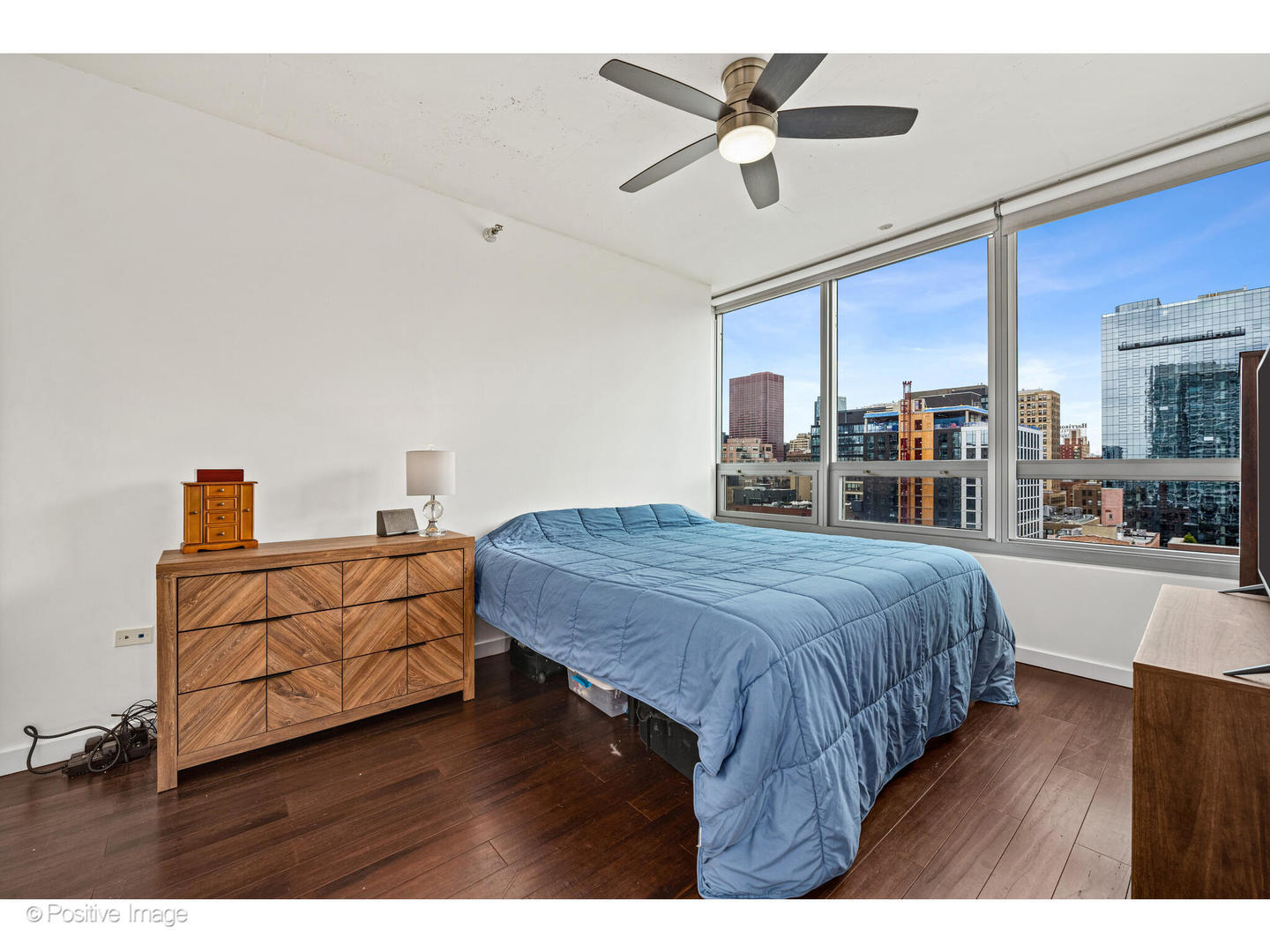 701 South Wells Street, Unit 1504 Chicago, IL 60607 - Photo 2 of 12 Gallery Image 2