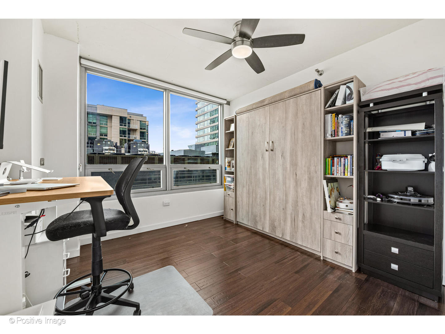 701 South Wells Street, Unit 1504 Chicago, IL 60607 - Photo 4 of 12 Gallery Image 4