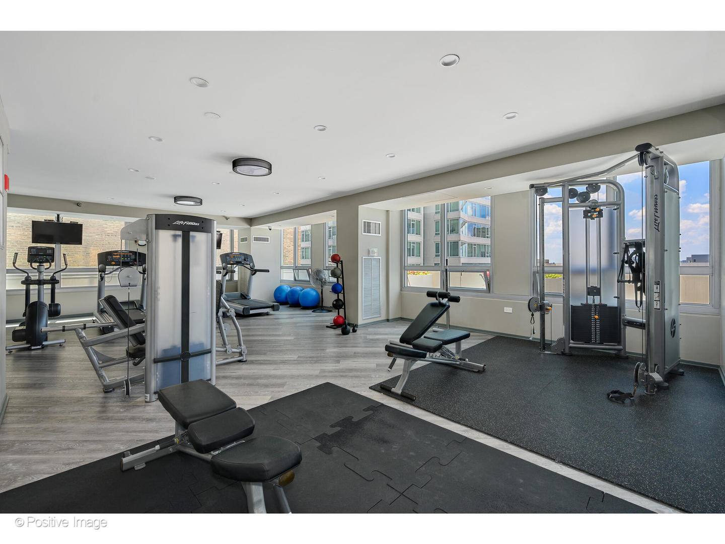 701 South Wells Street, Unit 1504 Chicago, IL 60607 - Photo 9 of 12 Gallery Image 9