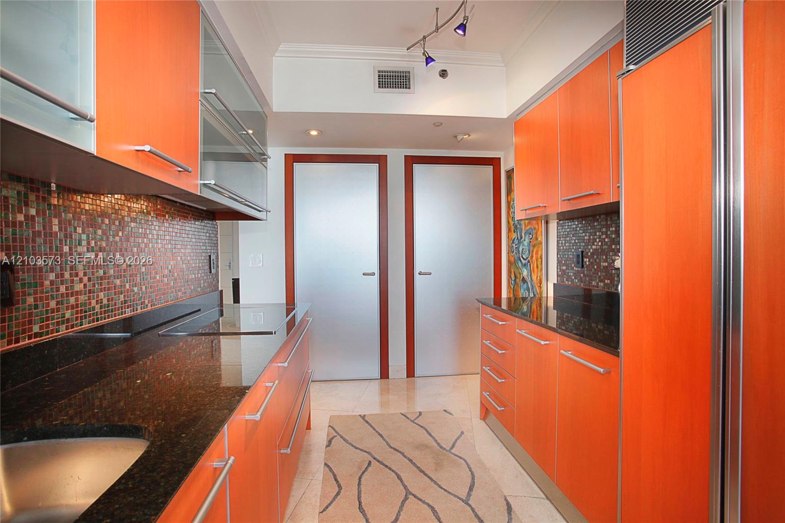 400 Alton Road, Unit 811 Miami Beach, FL 33139 - Photo 7 of 35 Gallery Image 7