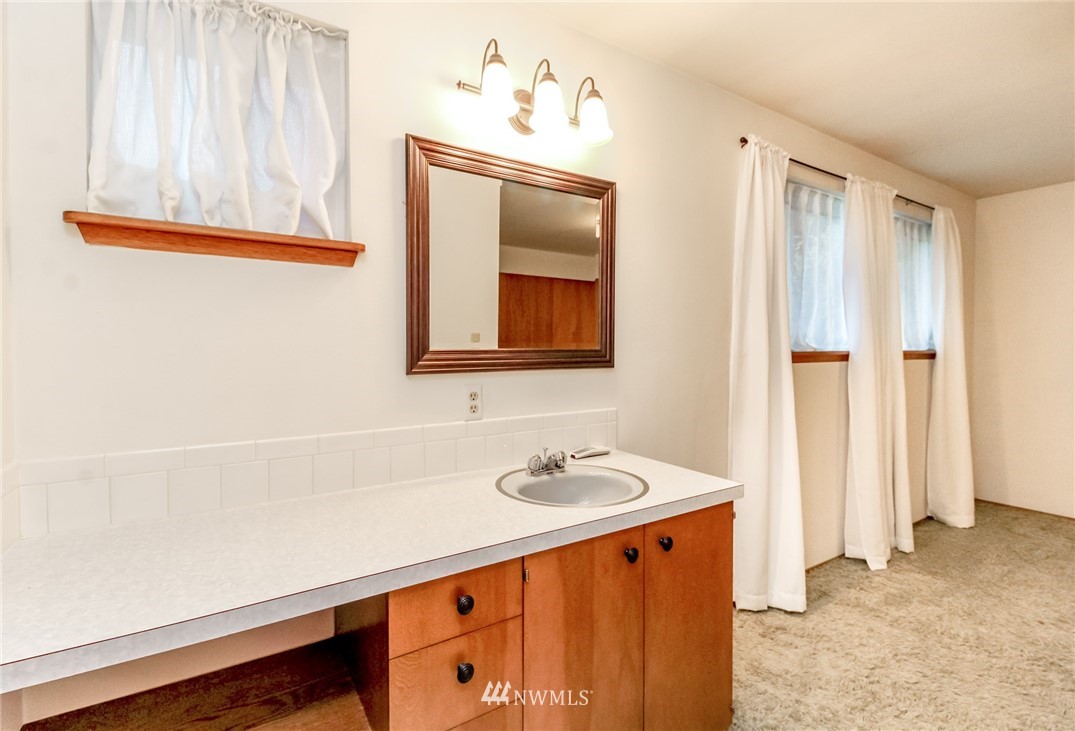 3524 Petersville Road Northeast Bremerton, WA 98310 - Photo 23 of 34 Gallery Image 23