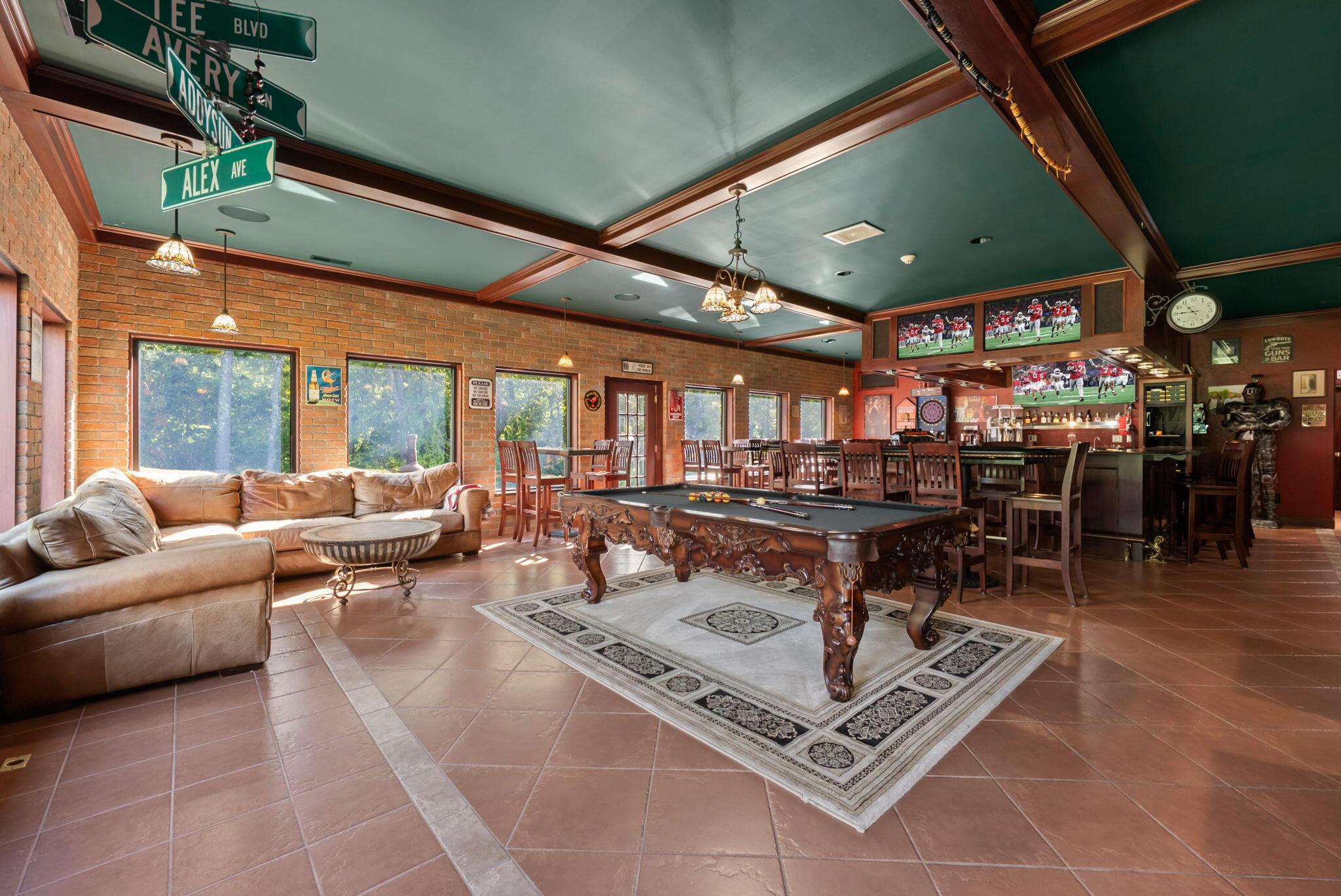 17980 Gambier Road Mount Vernon, OH 43050 - Photo 101 of 123 Gym Bar