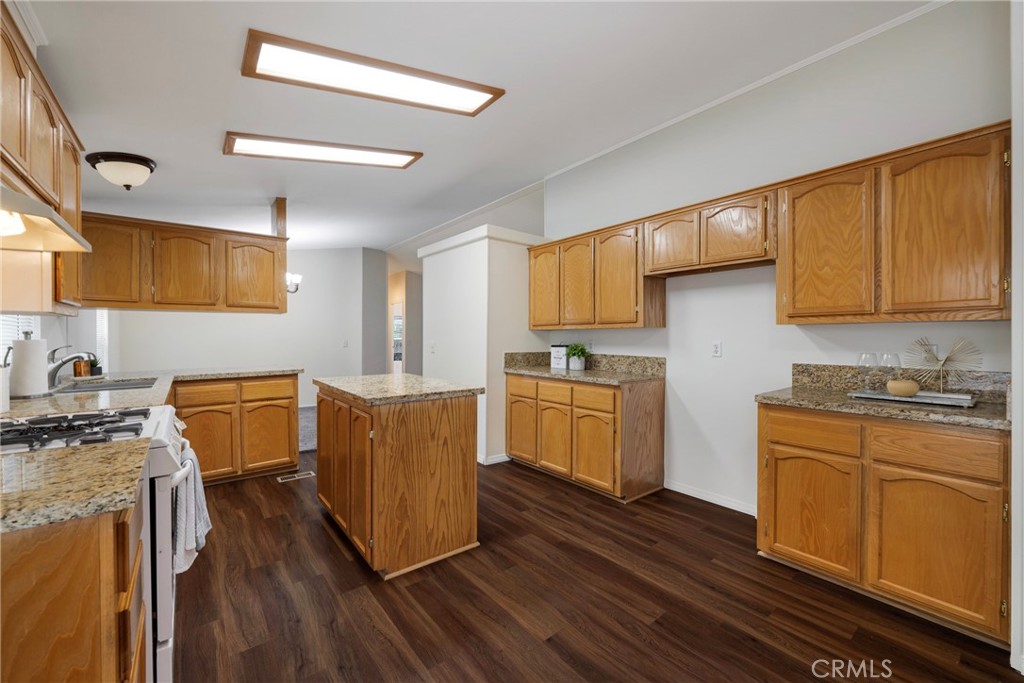 300 North Rampart Street, Unit 197 Orange, CA 92868 - Photo 16 of 51