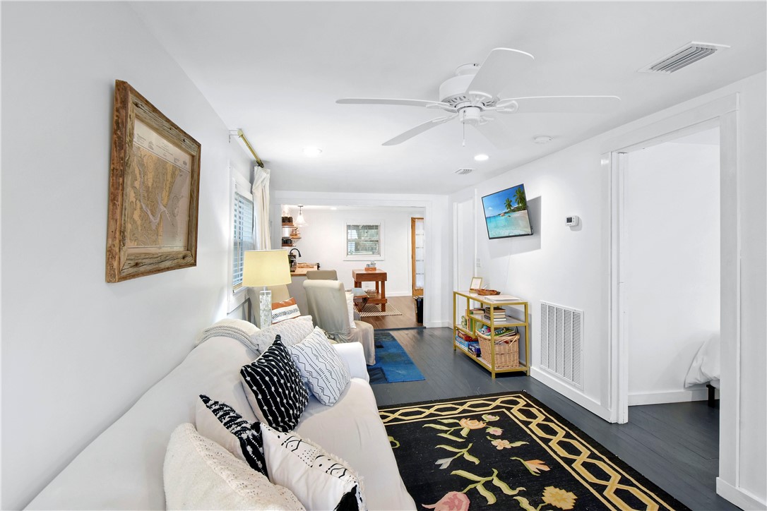 211 Trumbull Street Darien, GA 31305 - Photo 8 of 26