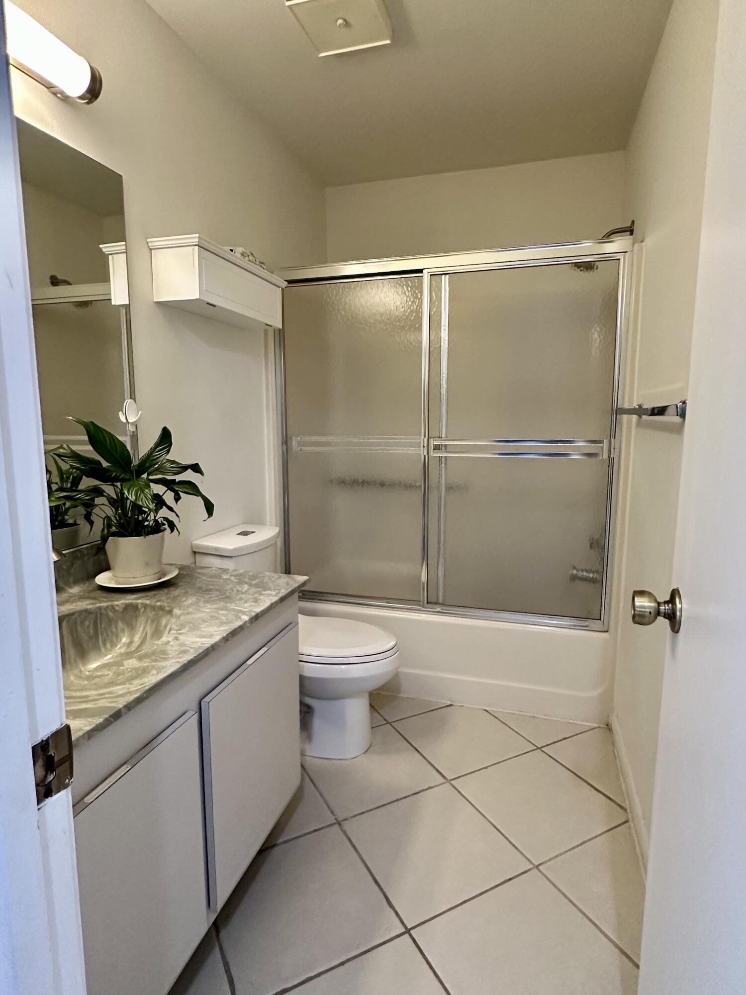 6389 Boca Circle Boca Raton, FL 33433 - Photo 14 of 18 2nd Bathroom