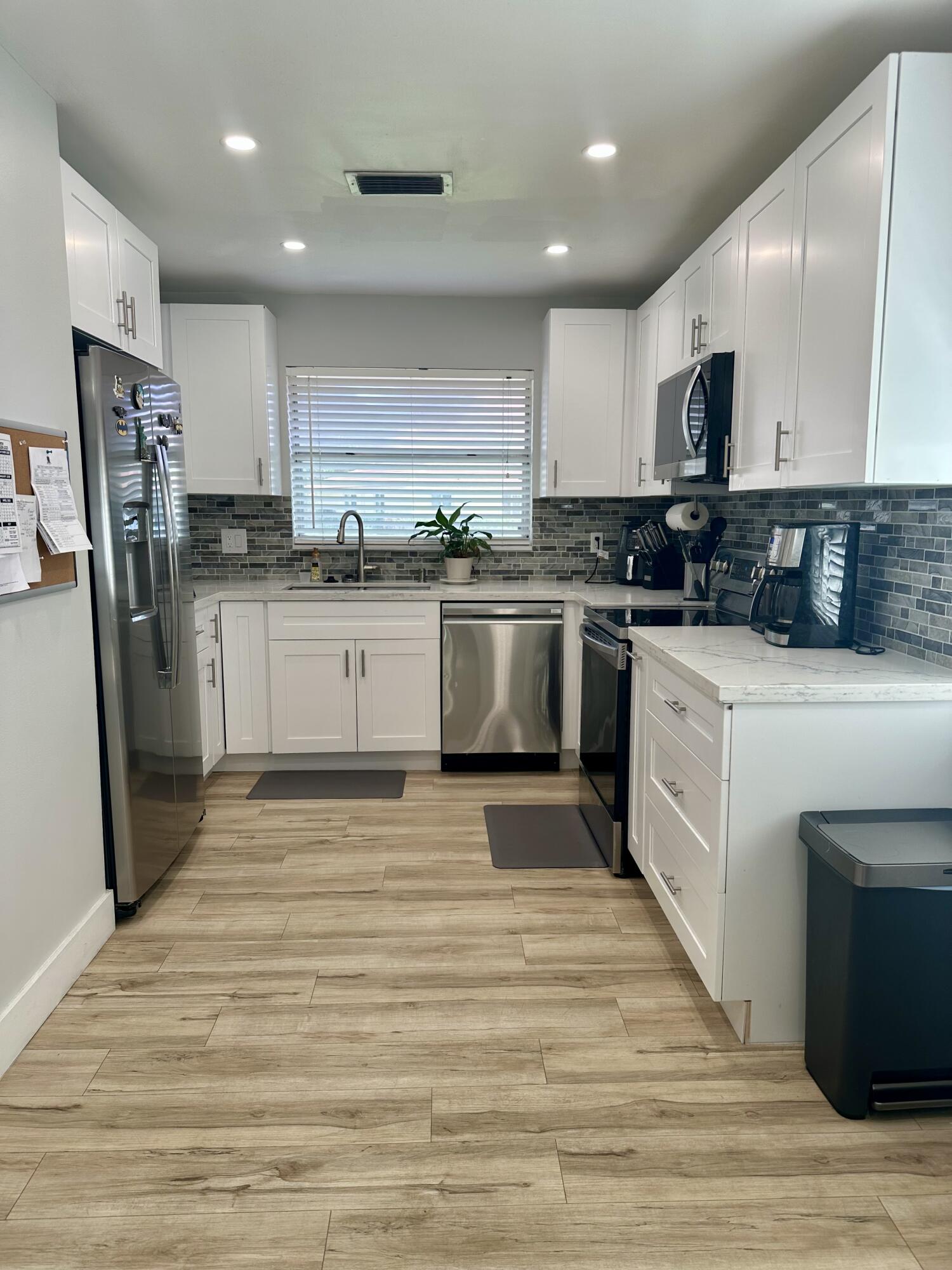6389 Boca Circle Boca Raton, FL 33433 - Photo 3 of 18 Kitchen