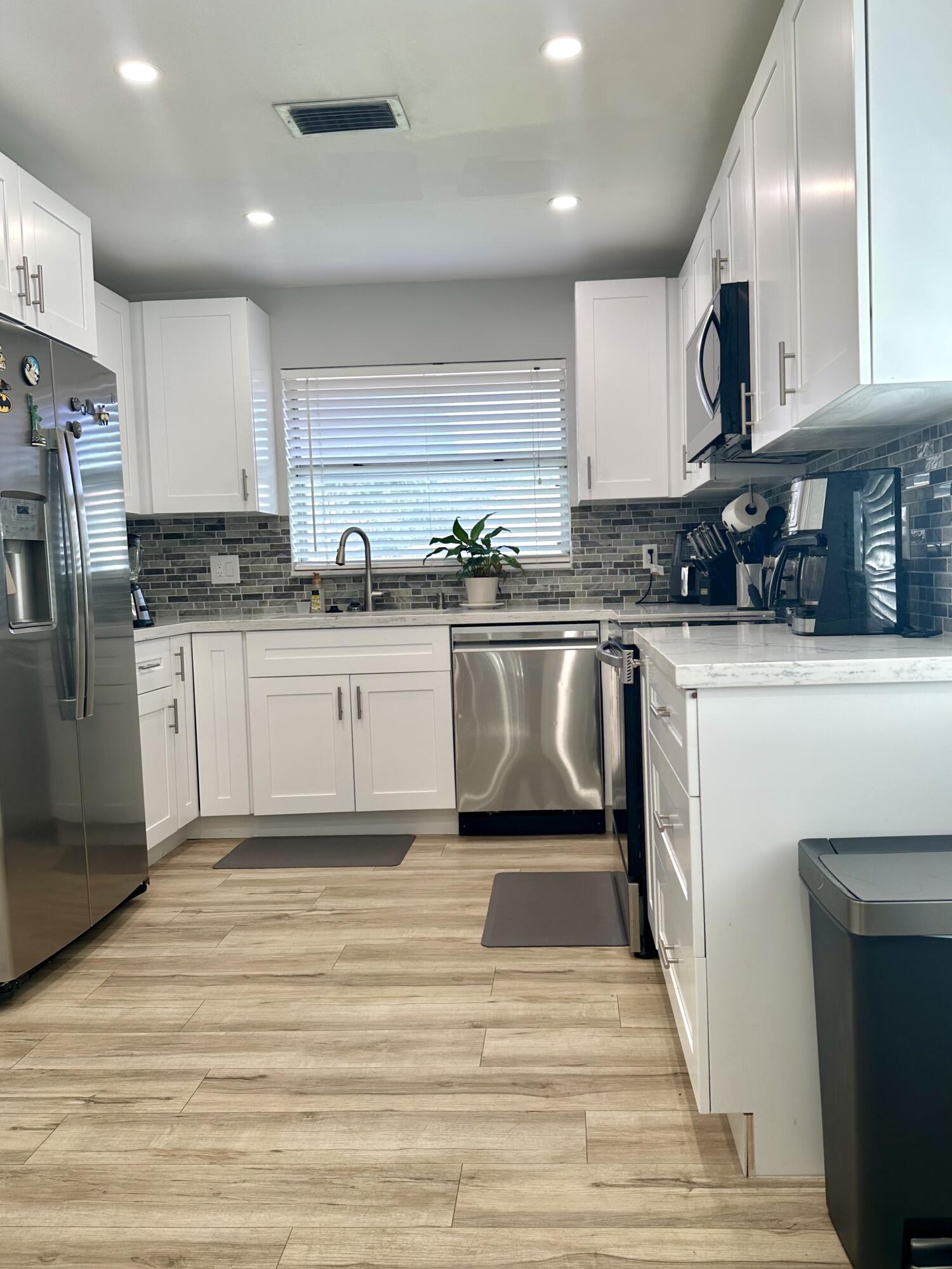 6389 Boca Circle Boca Raton, FL 33433 - Photo 4 of 18 Updated Kitchen