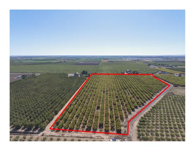 a view of an outdoor space