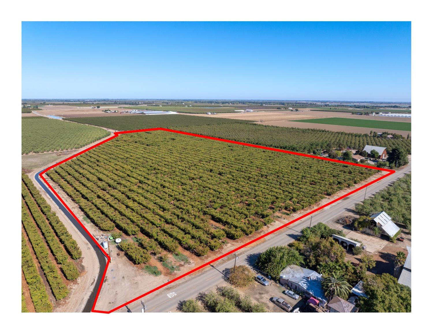 1099 Lemon Avenue Patterson, CA 95363 - Photo 15 of 17 a view of a tennis court