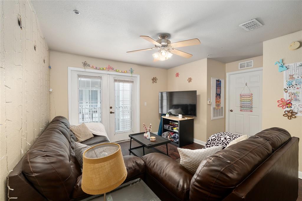 921 Southwest Depot Avenue, Unit 303 Gainesville, FL 32601 - Photo 7 of 8