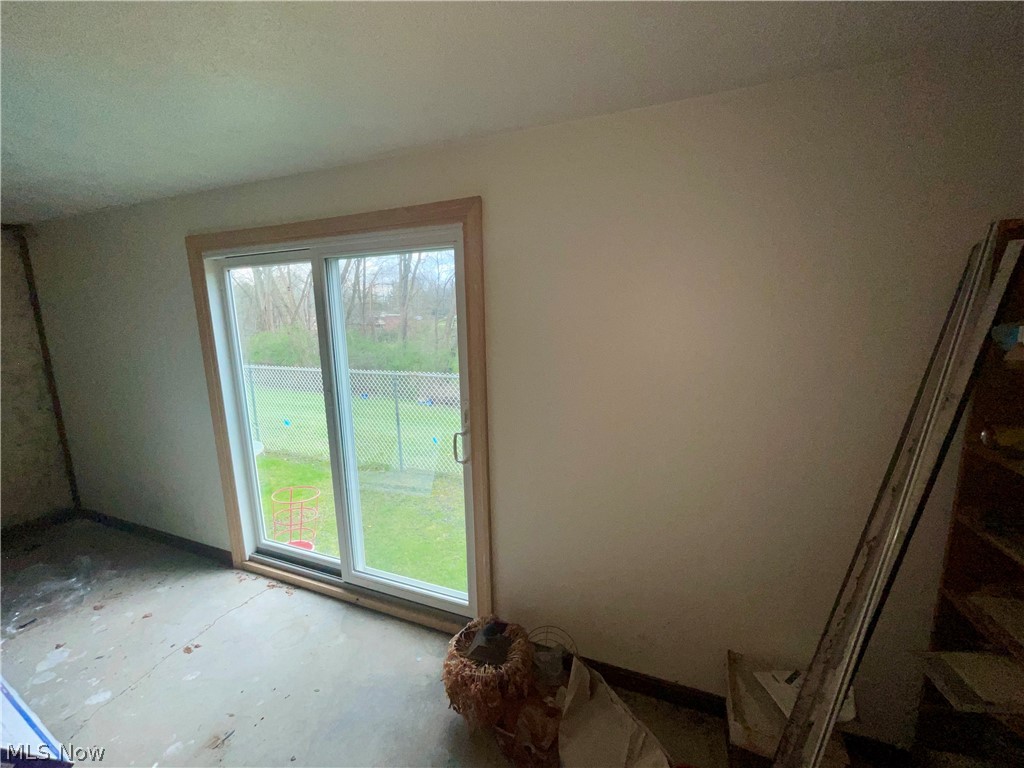 4874 Logan Way Hubbard, OH 44425 - Photo 32 of 40