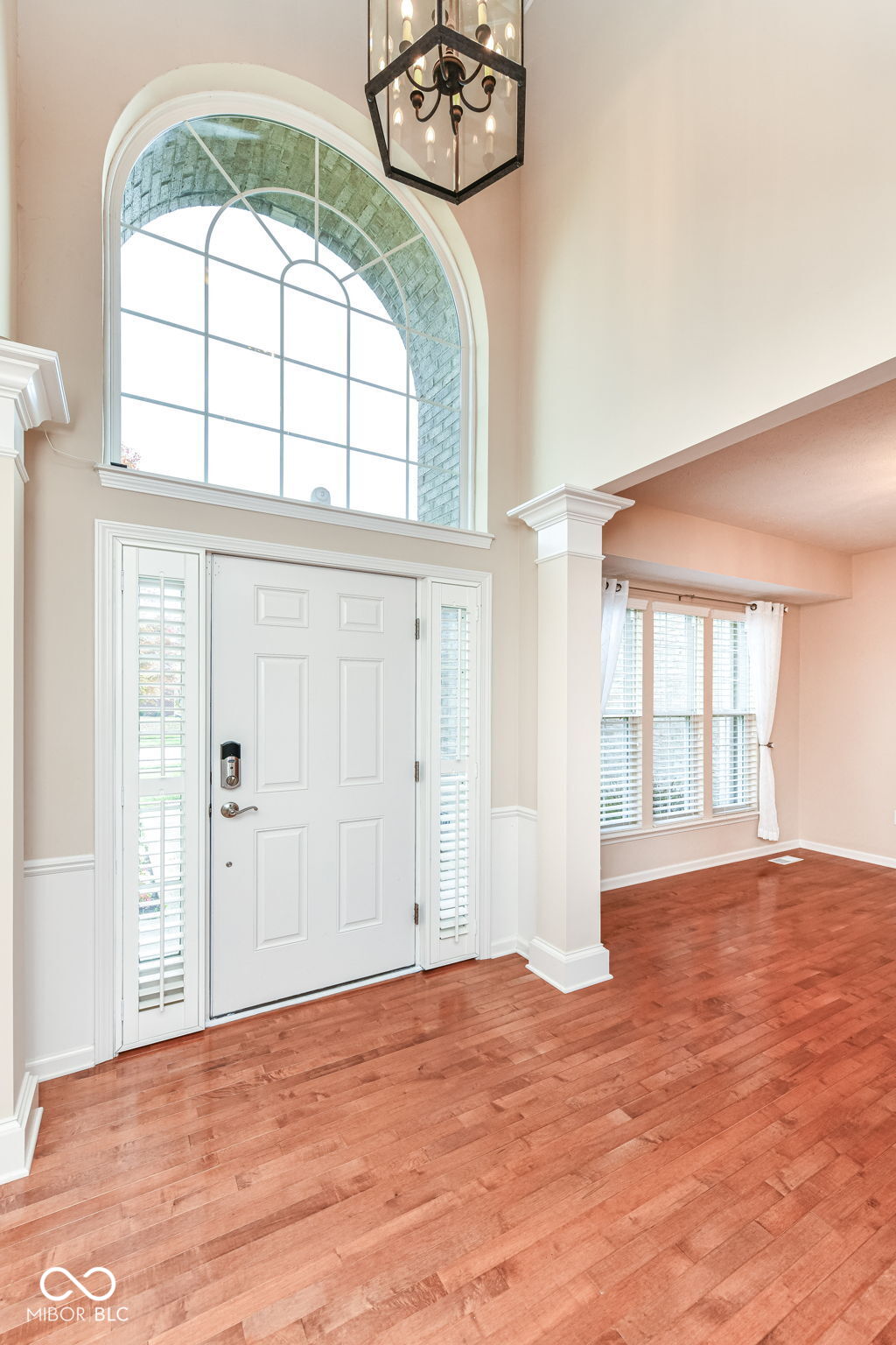 12428 Gray Eagle Drive Fishers, IN 46037 - Photo 5 of 57