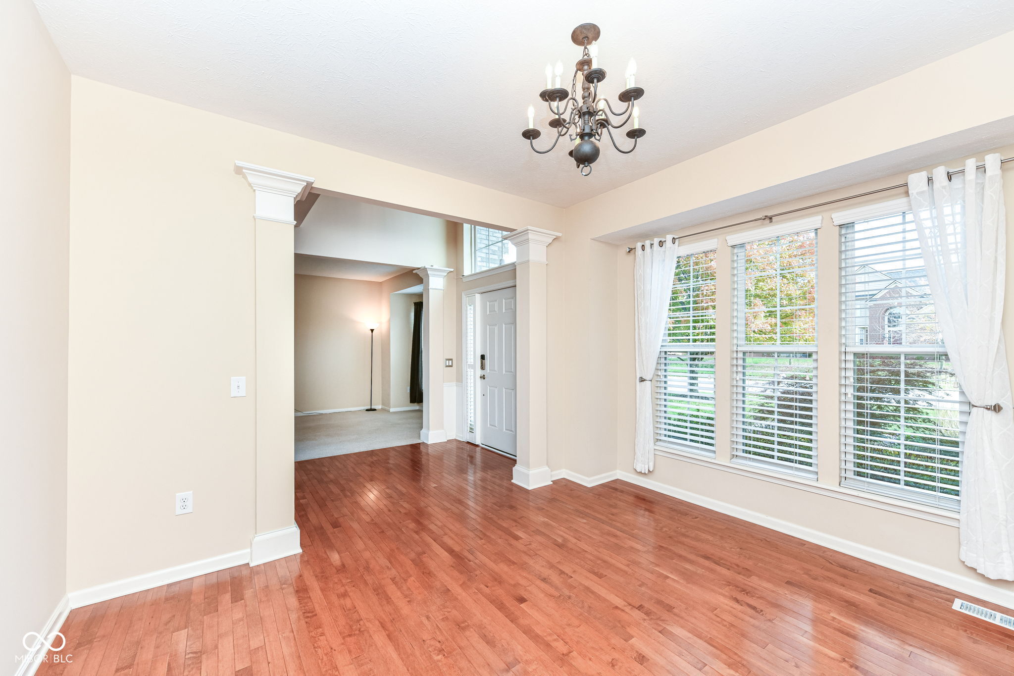 12428 Gray Eagle Drive Fishers, IN 46037 - Photo 6 of 57