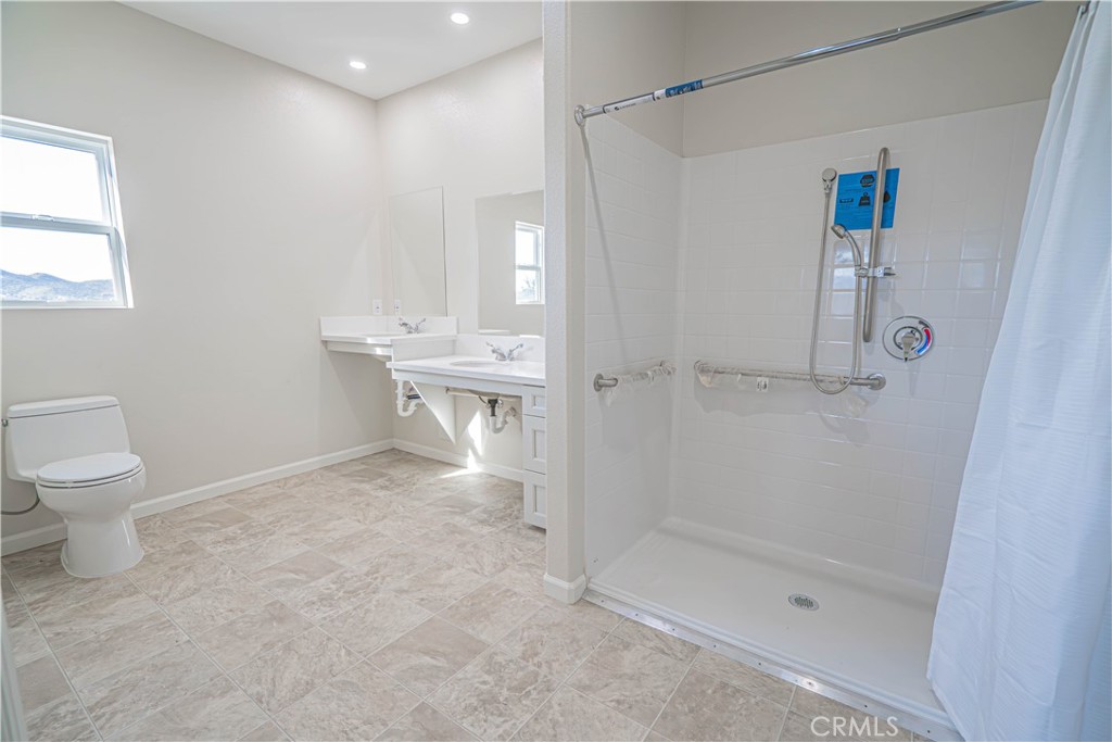 10540 Darling Road Agua Dulce, CA 91390 - Photo 33 of 56 Primary bathroom