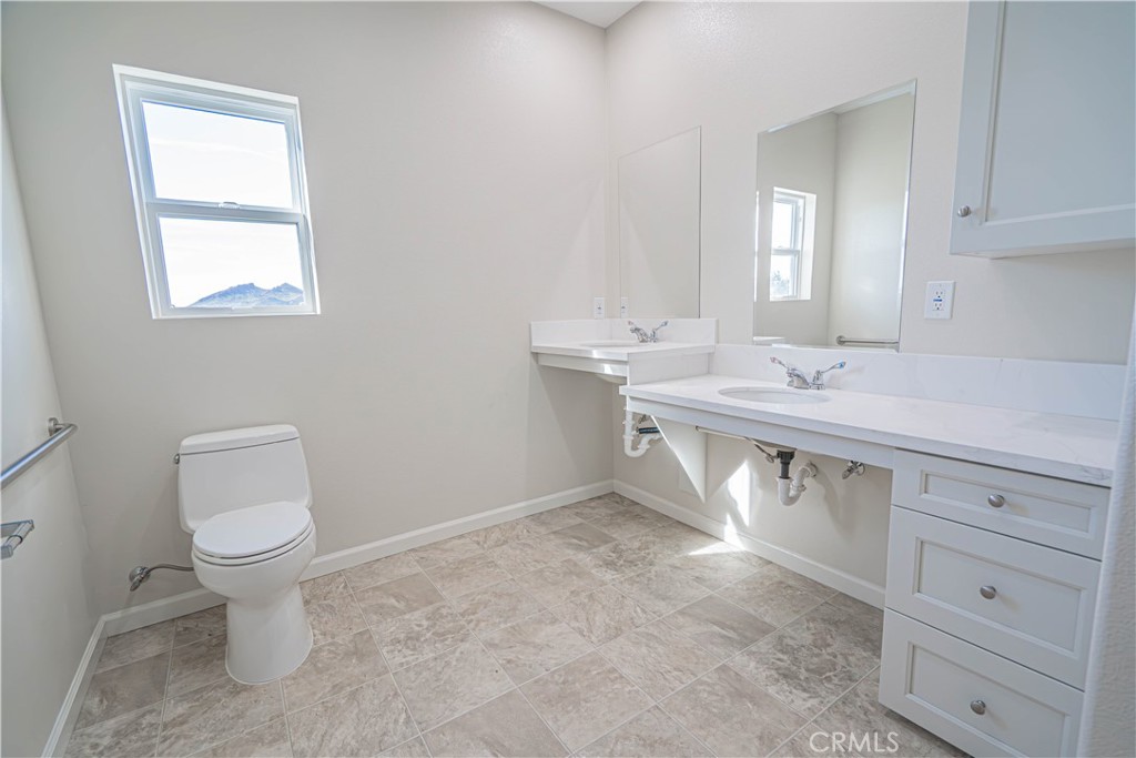 10540 Darling Road Agua Dulce, CA 91390 - Photo 34 of 56 Primary bathroom