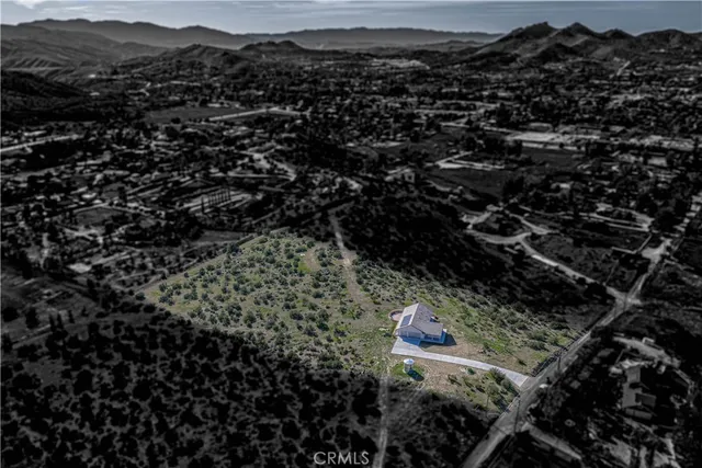 $995,000 | 10540 Darling Road, Agua Dulce, CA 91390